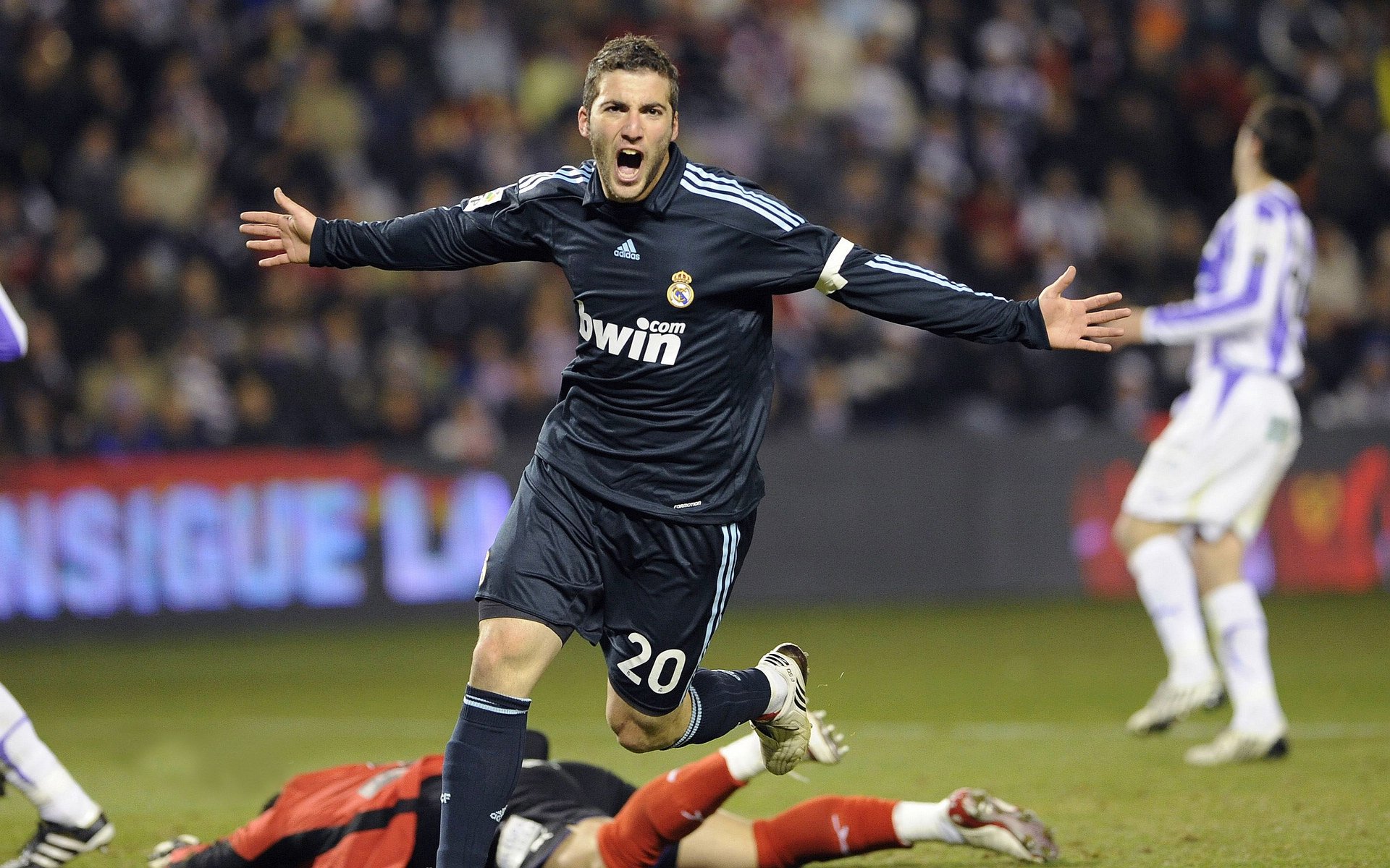 法甲年轻力量：新星崭露头角引领未来，法甲年龄限制